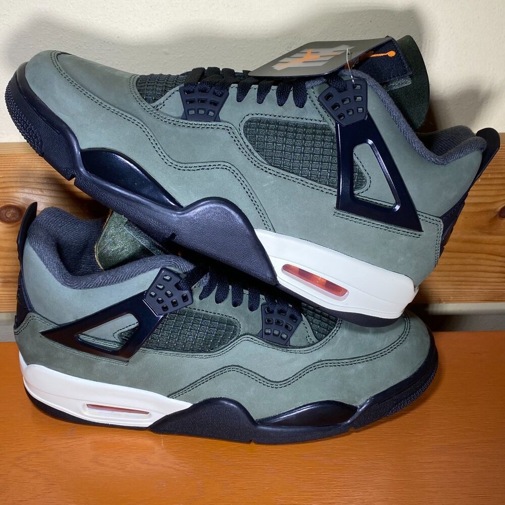Air Jordan 4 Retro OG SP Undefeated Size 9 Men IB1519-200 - Picture 4 of 11